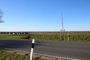 … und Blick nach Nordwesten in die Norddeutsche Tiefebene