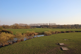 Leineschleife zwischen Hannover-Leinhausen und -Ahlem, Blick nach Süden …
