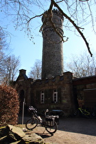 Nordmannsturm mit derzeit geschlossener Gastwirtschaft auf dem Reinekensiekskopf