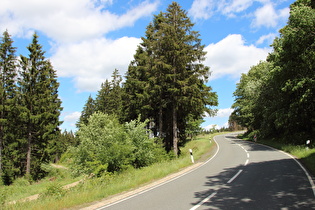 L504 zwischen Altenau und Torfhaus bei Altenau, S-Kurve oberhalb 600 m ü.NHN