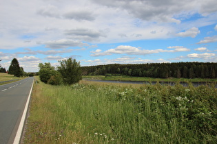 Mandelholztalsperre, Blick zum Staudamm …