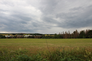 in Breitenstein, Blick nach Westen auf aufziehenden Regen