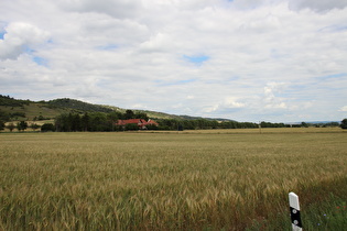 … und Blick nach Osten zum Kyffhäuser