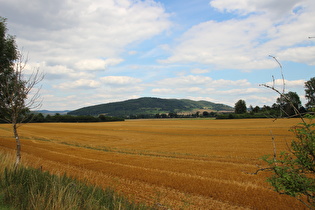 … Blick auf den Burgberg …