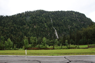 Blick auf einen Sturzbach