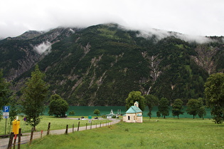 der Leuchtturm und die Seehof Kapelle am Achensee