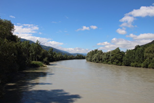 der Inn zwischen Terfens und Weer, Blick flussaufwärts …