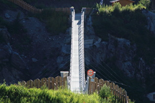 wenig weiter, Zoom auf die Hängebrücke