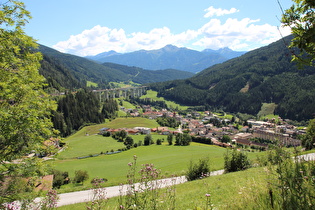 Blick auf Gossensaß und das Gossensaß-Viadukt