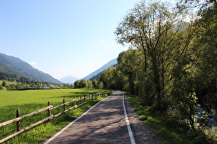 auf dem Radweg Passeiertal, Blick talabwärts …