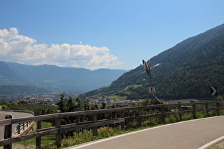 die 1. Kehre, Blick auf Algund und Meran