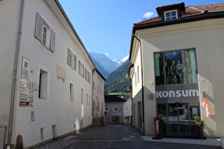 Etappenstart in Laas, Blick zur Mittleren Pederspitze