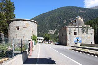 die Straßensperre Gomagoi, Blick talabwärts