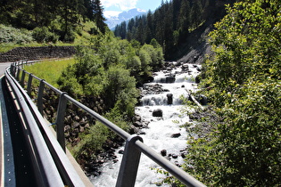 der Trafoier Bach weiter oben, Blick flussaufwärts …