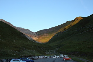 Blick zur Passhöhe des Stilfser Jochs kurz nach Sonnenaufgang