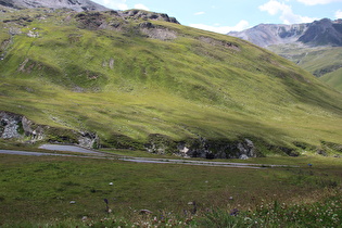 … und Blick auf den Geländeeinschnitt des Torrente Braulio