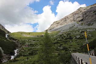 weiter unten, Blick auf die obere Kehrengruppe in der Talstufe …