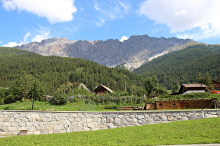 in Uzza etwas weiter, Blick auf die Cresta di Réit …