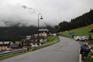 am Südrand von Santa Caterina Valfurva, Blick bergauf