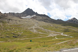 Blick über den Torrente Gavia auf den Corno dei Tre Signori mit Vedretta de Sforzellina