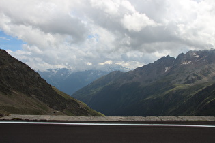 Blick über das Valle del Messi zur Gruppo dell'Adamello