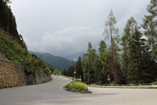 über die Gruppo dell'Adamello aufziehender Regen