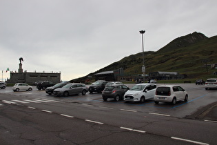 … Blick auf Monte Serodine und Cima Bleis …