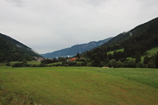 weit unten, Blick talabwärts auf Mezzana, …