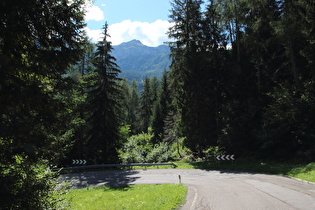 Blick über die 5. Kehre auf die Cima Nana