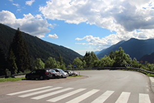 Blick über die 6. Kehre in Richtung Val Rendena