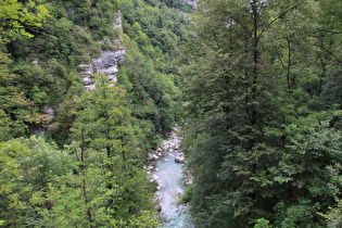 Blick zur Sarca flussabwärts …