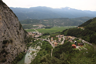 wenig weiter, Blick auf Sarche im Valle dei Laghi …