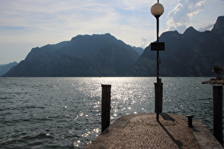 … und Blick auf Pregasina, darüber Monte Carone und Cima di Vil, südlich das Val di Ledro