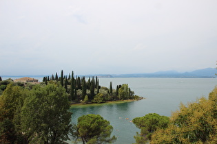 Blick von Norden auf die Landzunge mit dem Ort Punta San Vigilio