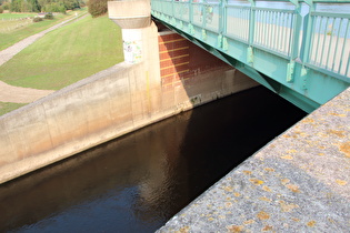 … und Blick auf die Leine flussaufwärts