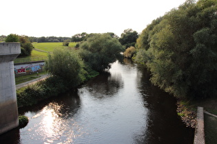 … Blick auf die Leine flussabwärts …