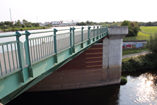 … und Blick auf die Leine und zur westlichen Aussichtsplattform