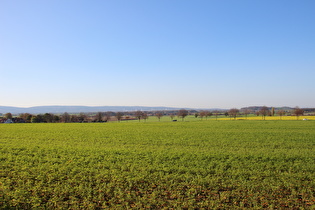 … und Blick zum Nordteil des Deisters und zum Stemmer Berg