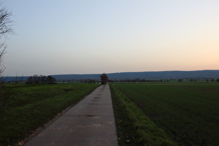 zwischen Redderse und Ditterke, Blick nach Süden zum Deister mit Bröhn, …