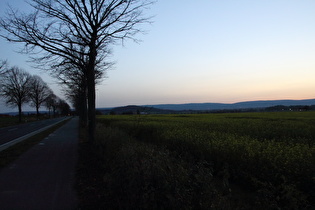 … Blick über Everloh auf Gehrdener Berg und Deister …