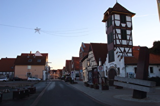 in Gehrden, Blick in die leere Fußgängerzone