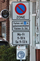 das unterste Schild: ein Grund für die Leere