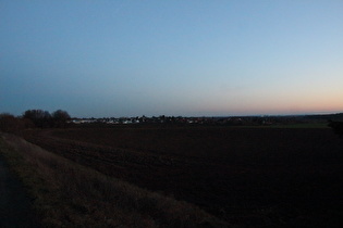 … und Blick über Velber zum Südrand des Erdschattenbogens