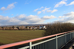 … und Blick über Holzminden zum Solling