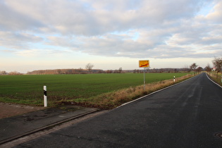 Ditterke, nördlicher Ortsrand, Blick zum Großen Holz