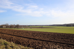 … und Blick nach Südosten Richtung Harz