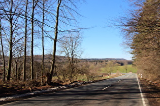 Abfahrt, Blick zum Hils