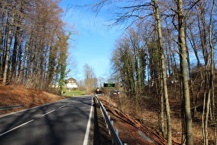 knapp unterhalb der Passhöhe, Blick bergauf