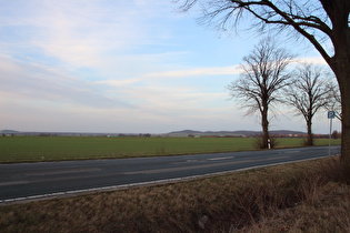 … Blick zum Gehrdener Berg, …