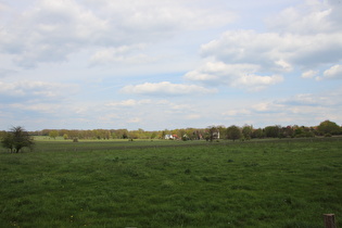 am Nordrand von Isernhagen KB, Blick nach Osten …